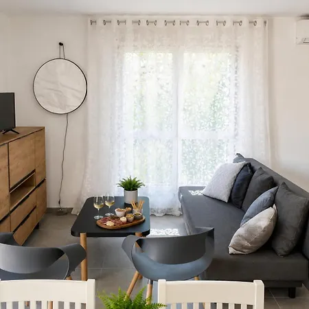 Villa- Grands T2 Independants - Climatisation, Proche Mer, Parking Gratuit, Wifi Апартаменты *