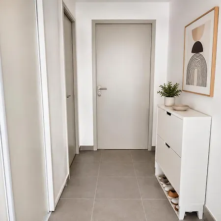 Villa- Grands T2 Independants - Climatisation, Proche Mer, Parking Gratuit, Wifi *