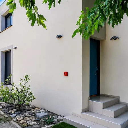 Villa- Grands T2 Independants - Climatisation, Proche Mer, Parking Gratuit, Wifi *